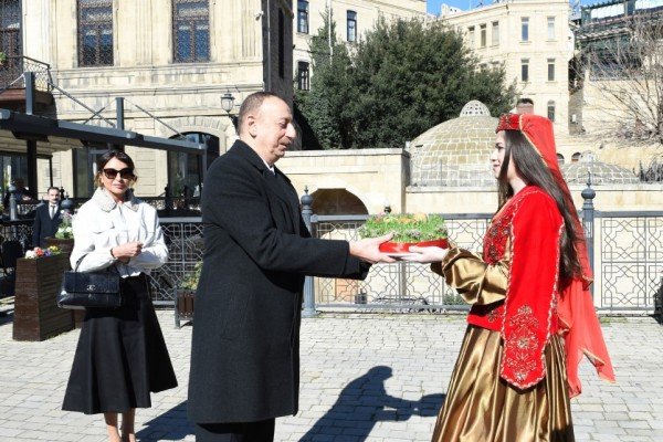 Prezident İlham Əliyev və birinci xanım Mehriban Əliyeva Novruz şənliyində