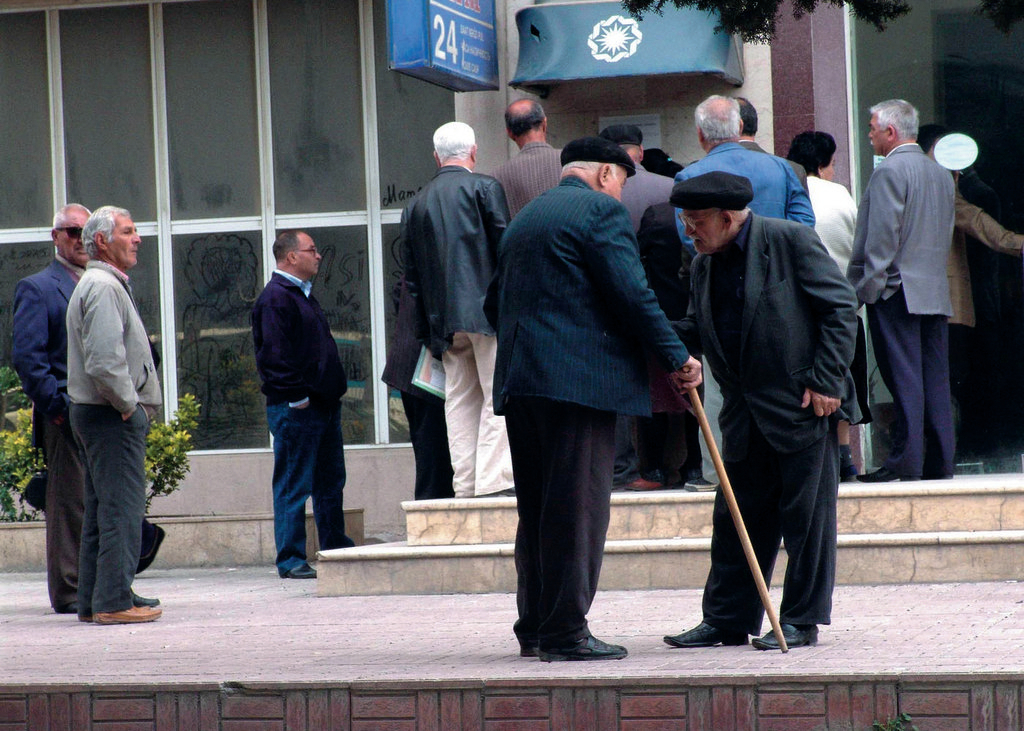 Bu il üçün kişi və qadınların pensiya yaşı AÇIQLANDI