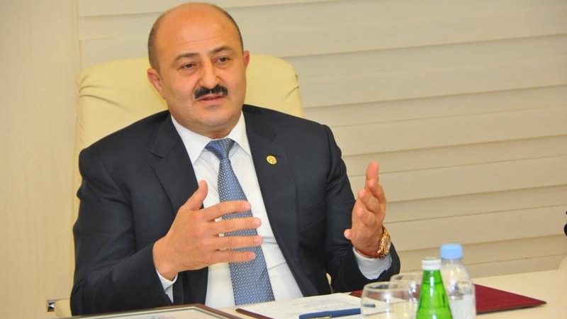 İcra başçısının keçmiş məhkumla işbirliyi – Nəsimi rayonundakı qalmaqalın pərdəarxası