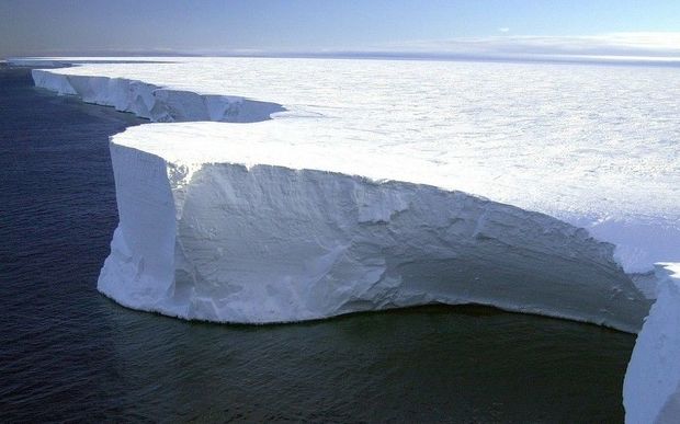 Dünyanın ən böyük aysberqi Antarktidadan ayrıldı – FOTO