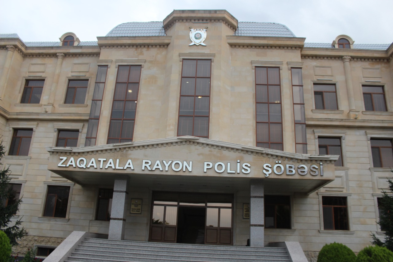 Zaqatalada polis “patı”əməliyyatı keçirib, keçmiş məhkum saxlanılıb