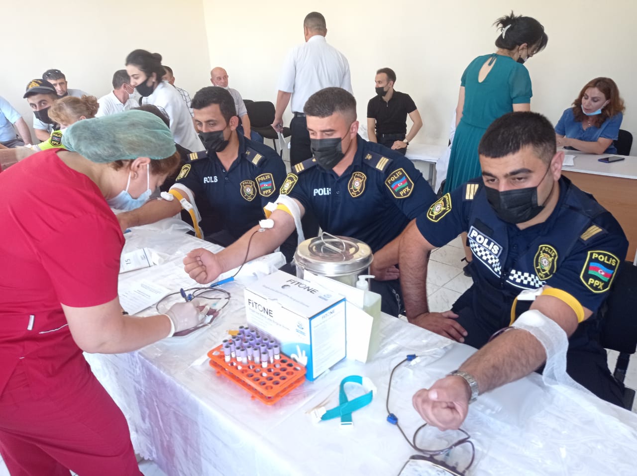 Polis Qaxda qanvermə aksiyasında iştirak edib