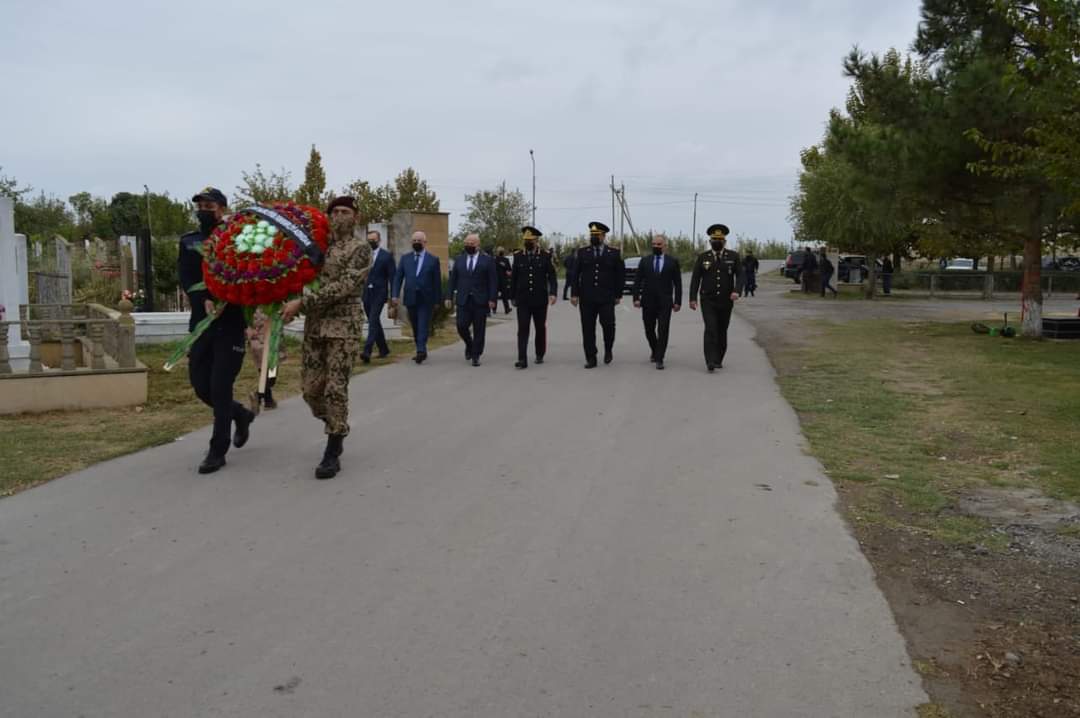 Daxili Qoşunlarının şəhid olmuş hərbi qulluqçularının anım tədbiri keçirilib-FOTOLAR