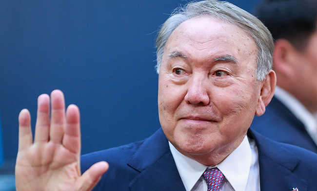 SON DƏQİQƏ! Nazarbayev bu ölkəyə qaçdı- VİDEO