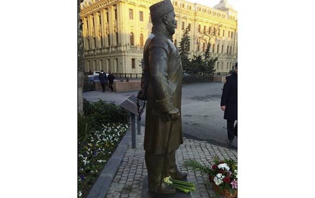 Hacı Zeynalabdin Tağıyevin abidəsinə zərər vuran bu şəxslər saxlanıldı