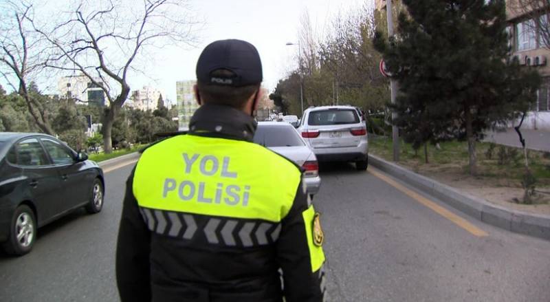 Yol polisi qəza törətdi – xəsarət alanlar var