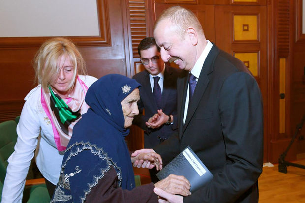 Prezidentlə səmimi görüşü yaddaşlarda qalan şəhid anası vəfat etdi – FOTO