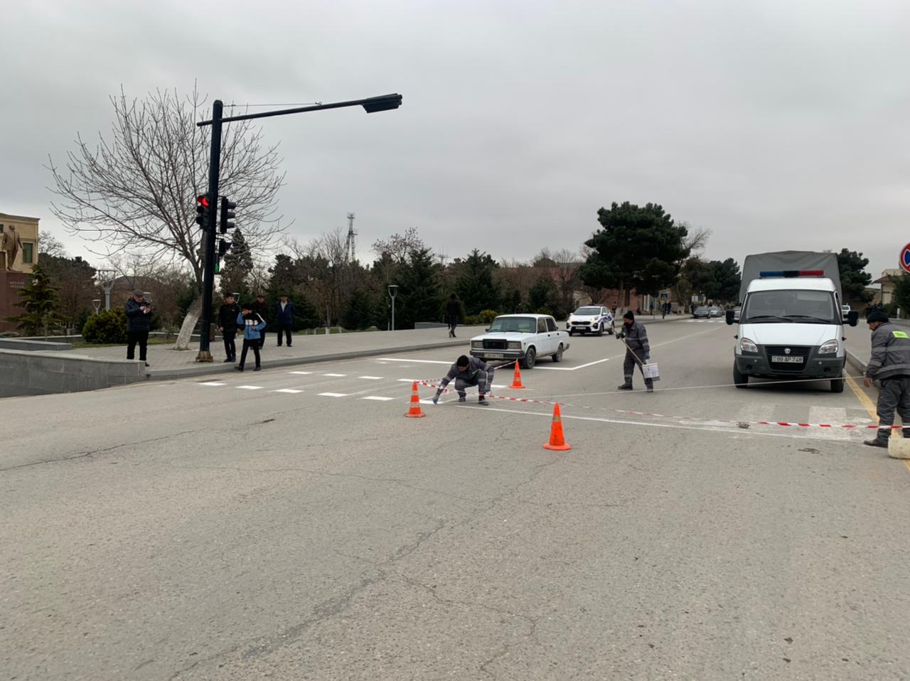 Siyəzəndə yol nişanları yenilənir