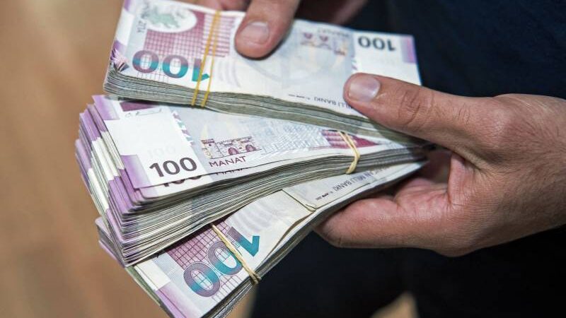 İcra başçısının məhkəməsində ŞOK ETİRAF: “Hər ay 140 nəfərin maaşı ona çatırdı”