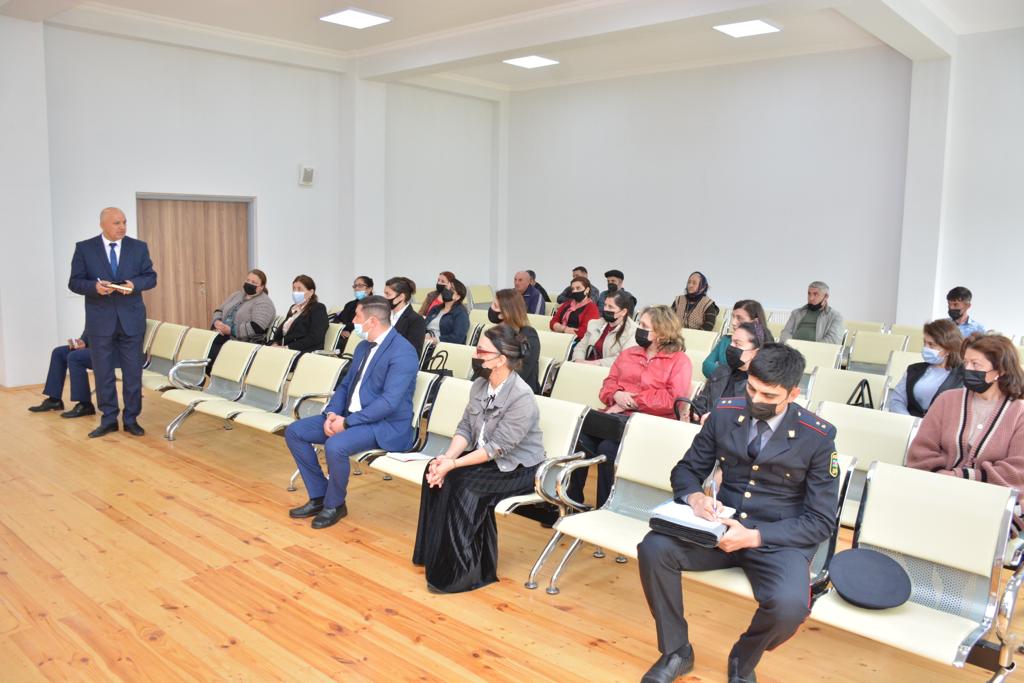 Deputat Şamaxının iki qəsəbəsində səyyar görüş keçirdi