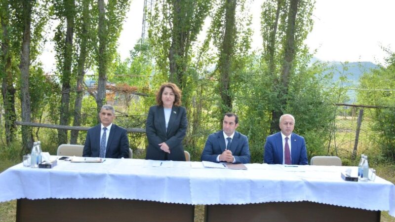 Millət vəkili növbəti görüş keçirdi – FOTOLAR