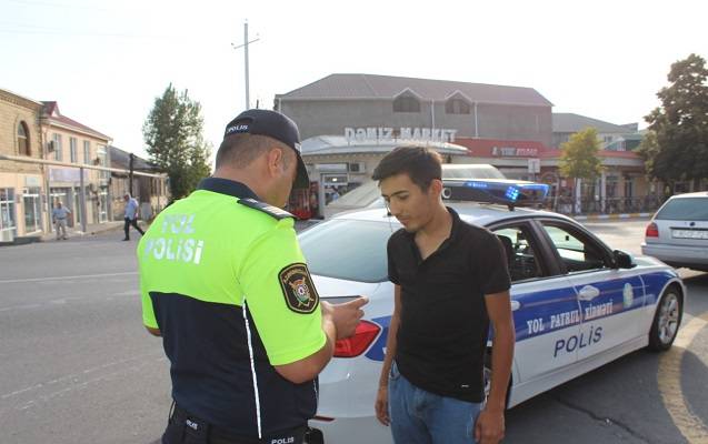 Polis bu piyadaları saxladı