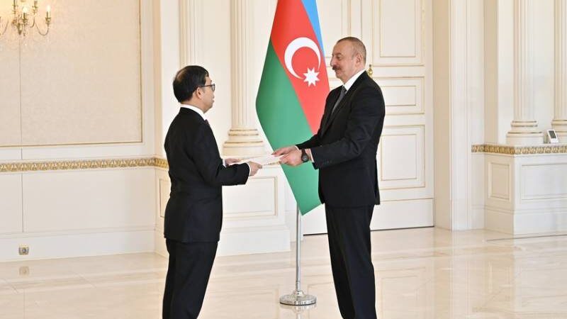 İlham Əliyev Tailandın Azərbaycandakı yeni səfirinin etimadnaməsini qəbul etdi – FOTOLAR