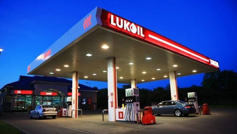 “Səhər “bacı” dedi, günorta otelə çağırdı” – “Lukoil”dəki bıçaqlanmanın təfərrüatı