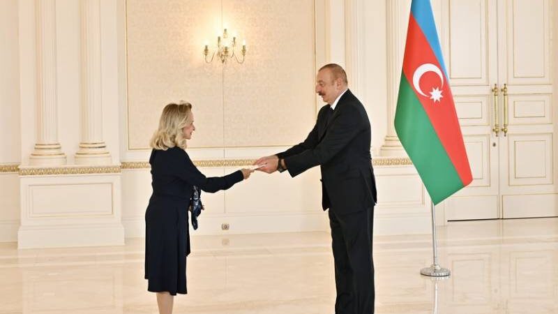 İlham Əliyev Panamanın Azərbaycandakı yeni səfirinin etimadnaməsini qəbul edib – FOTO