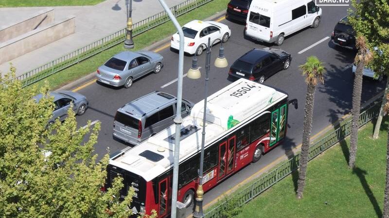 Bakıda sıxlıq olan yollar – SİYAHI