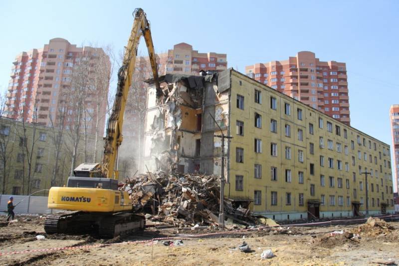 Bakının bu binaları söküləcək – Sakinlərə pul və ya yeni mənzillər veriləcək