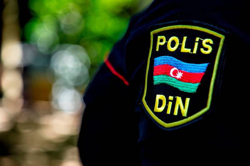 Azyaşlını döyən polis işdən çıxarıldı