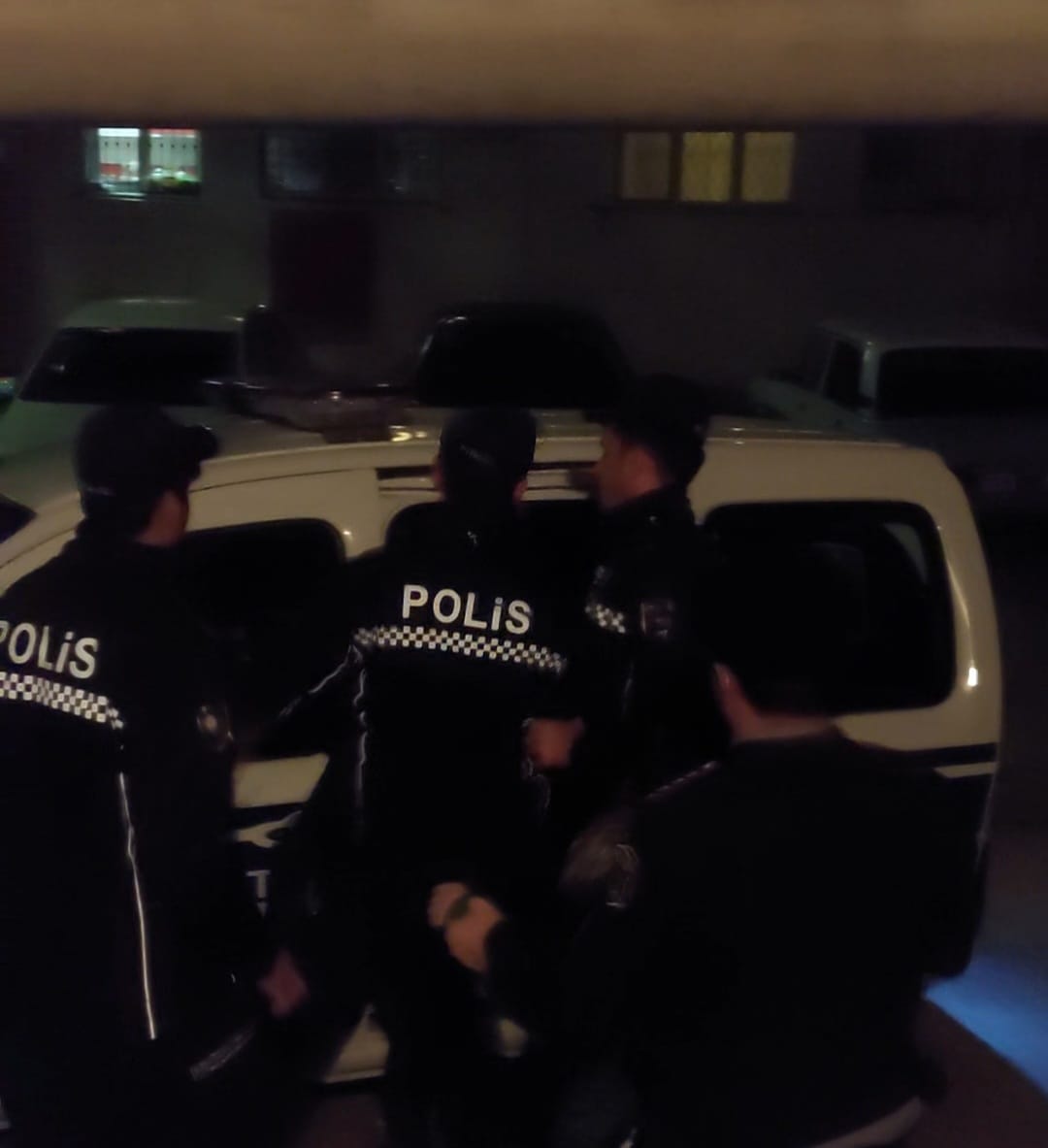 SON DƏQİQƏ! Uşaq sığınacağına hücum oldu- Polis hərəkətə keçdi