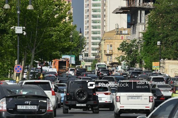 Bakının bir sıra yollarında tıxac müşahidə olunur – SİYAHI