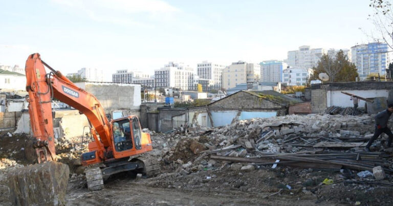 Bakıda 3 mindən çox bina bu tarixədək söküləcək