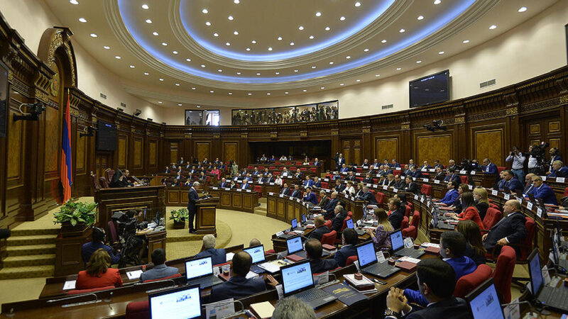 Ermənistan parlamenti bu gün Azərbaycana görə təcili toplanır – Kəndlər qaytarılır?
