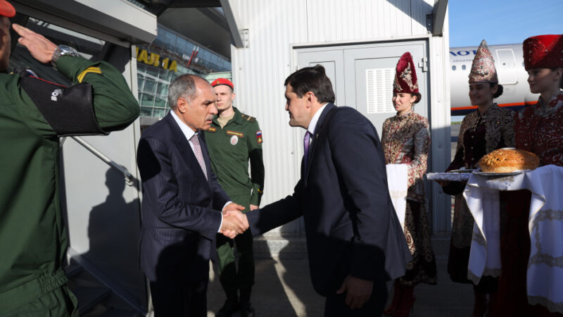 Azərbaycanın hərbi prokuroru Tatarıstanın Rəisini ölkəmizin qazandığı misilsiz uğurlar barədə məlumatlandırıb