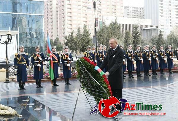 Prezident və xanımı Xocalı soyqırımı abidəsini ziyarət etdilər