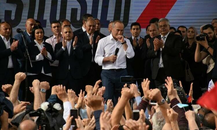 Rusiyadan siqnal gəldi, Ermənistan müxalifəti döyüş hazırlığına başladı