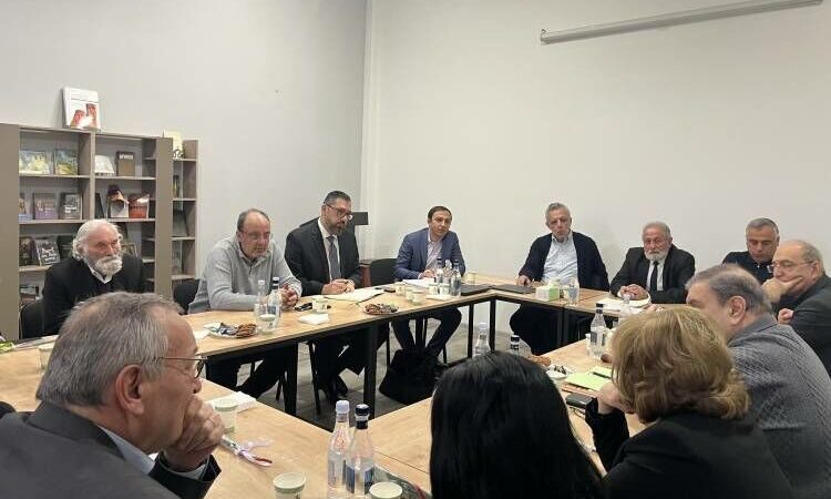 Separatçılar İrəvanda toplaşdı: Xaricdən qayıdan Oskanyan onlara nə xəbər gətirib?