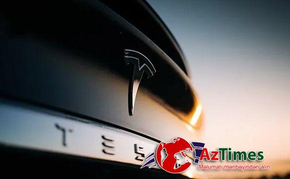 İlon Maska etiraz: “Tesla” mağazasına hücum etdilər