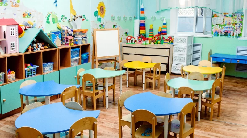 Rusiyada qanunsuz miqrantların uşaqlarının bağçalara buraxılmaması təklif olunur
