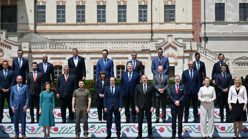Prezident “Avropa Siyasi Birliyi” 6-cı Zirvə toplantısının açılış plenar sessiyasında iştirak etdi