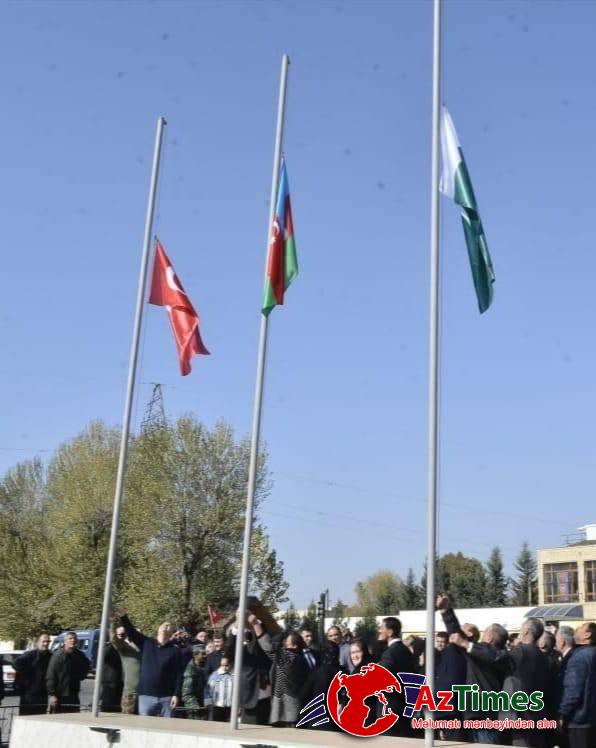 Göyçayda Şəhidlərin xatirəsinə tikilmiş abidənin ərazisi “Daş bazarı” na satıldı