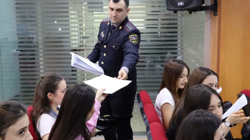 Nəsimi rayonunda yerləşən Azərbaycan Universitetində maarifləndirici tədbir keçirilib