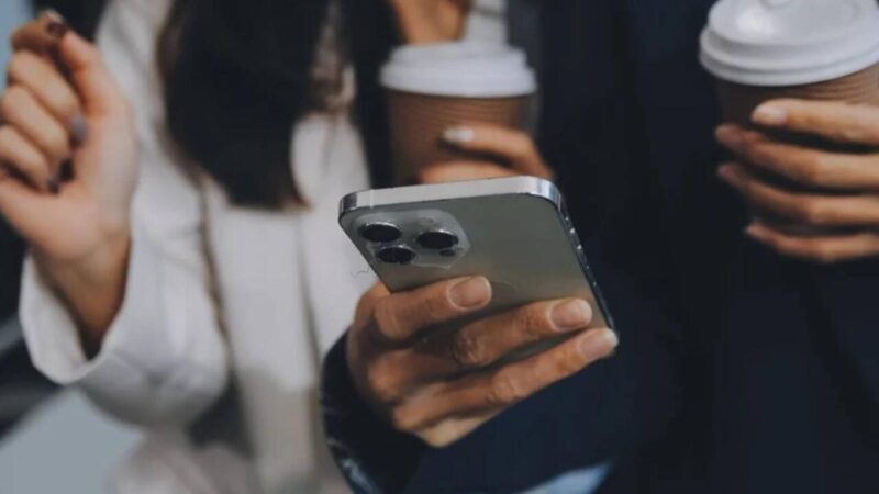 Telefonunuz izlənilə bilər – “Apple”dan təcili xəbərdarlıq