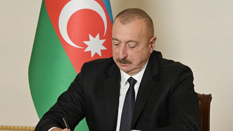 Dövlət qulluqçularının əlavə təhsili ilə bağlı fərmanda dəyişiklik olundu