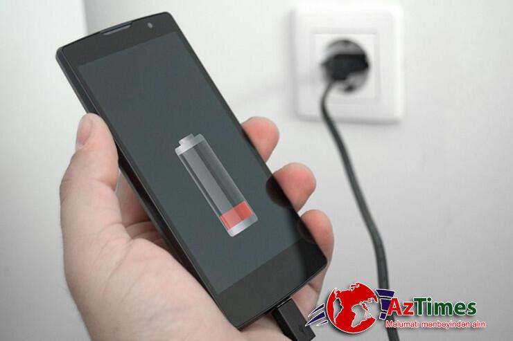 Telefonu məhv edən 10 vərdiş – Təhlükəlidir