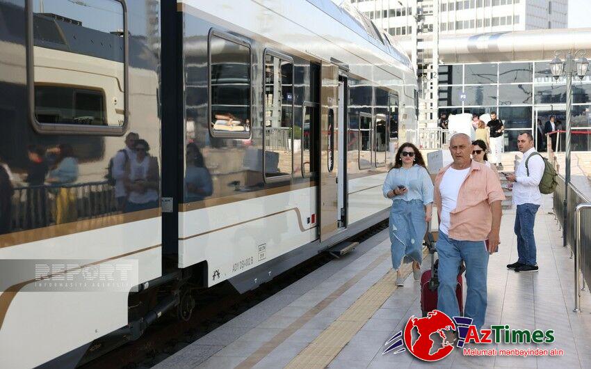 Bakı-Qazax sürətli sərnişin qatarı istifadəyə verildi