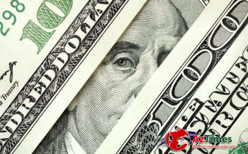 İnsanlar kütləvi şəkildə dollar alırlar: nə baş verir?
